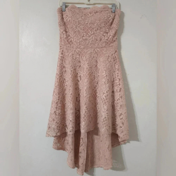 ✨️4/$20. Juniors Formal Strapless High Low Dress, All Over Lace, Scalloped Chest - Picture 3 of 16
